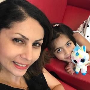 Meet your Posher, Golrokh